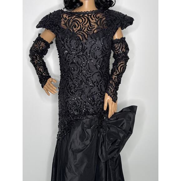 Vintage Demetrios Black Beaded Evening Gown with Dramatic Bow gloves M-L - Picture 8 of 16